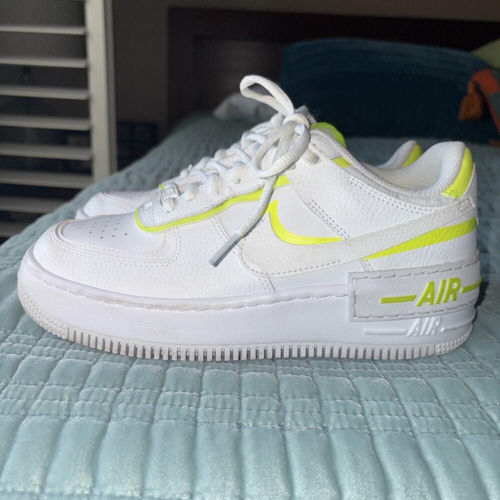 Nike Air Force 1 Neon Green White Sneakers Tennis Shoes Size 7.5 Worn Once - Picture 6 of 9